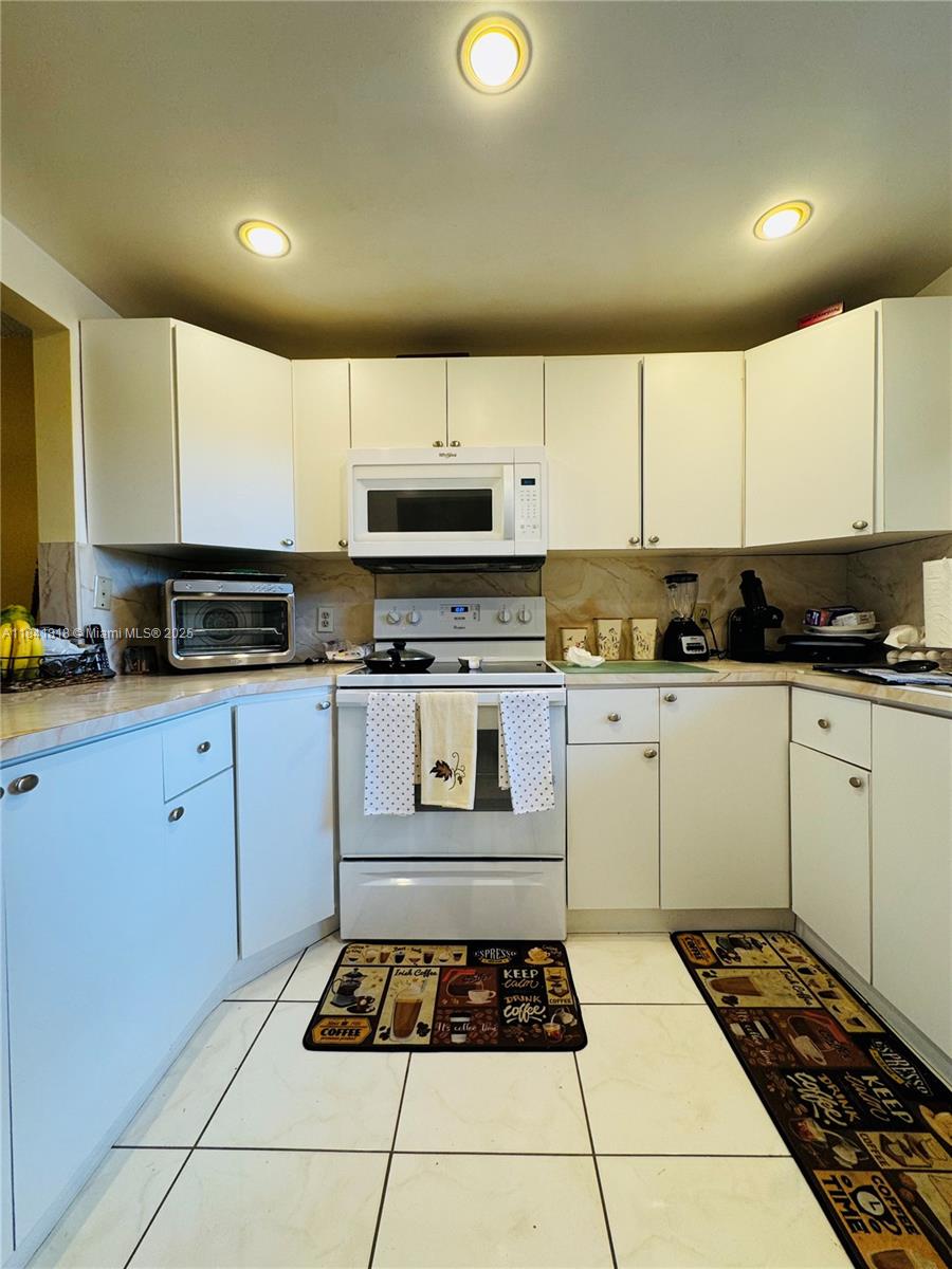 1750 W 46th St #210, Hialeah, Florida image 10
