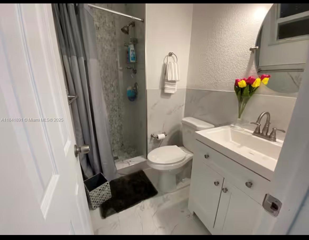 100 NW 8th Ave, Hallandale Beach, Florida image 23