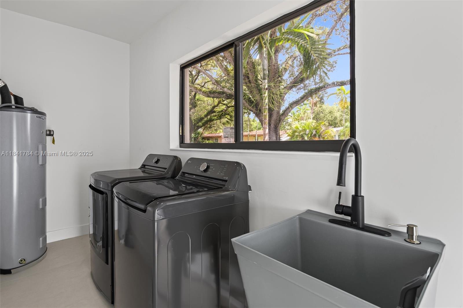 2180 NE 190th Ter, Miami, Florida image 34