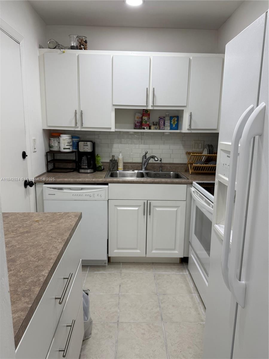 3000 NE 16th Ave #209, Oakland Park, Florida image 2