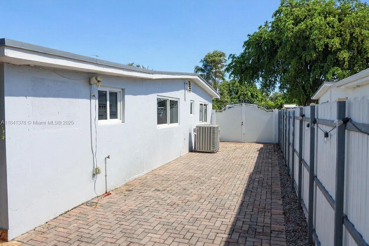 5535 W 13th Ave, Hialeah, Florida image 9