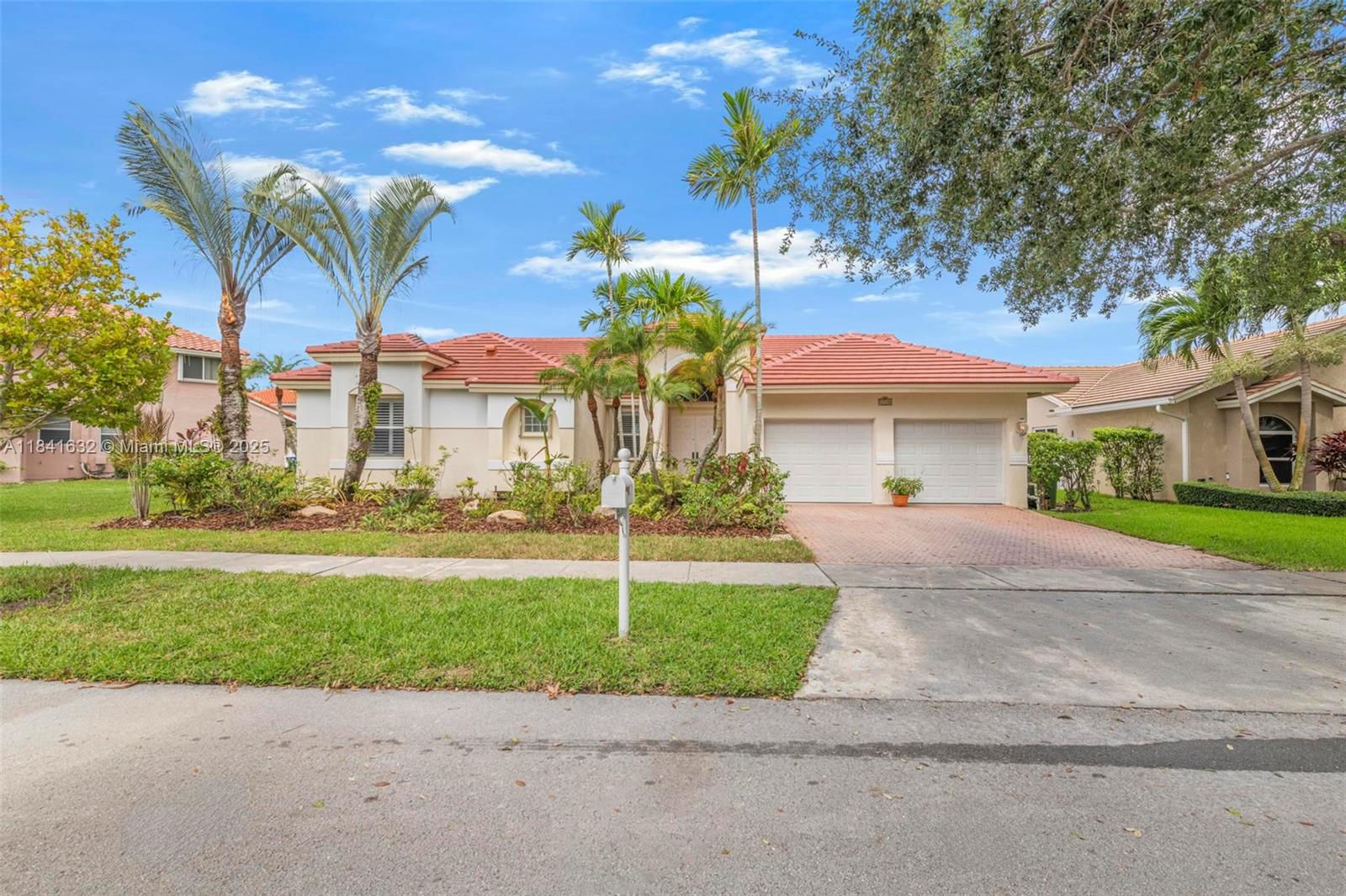 1530 NW 182nd Ter, Pembroke Pines, Florida image 1