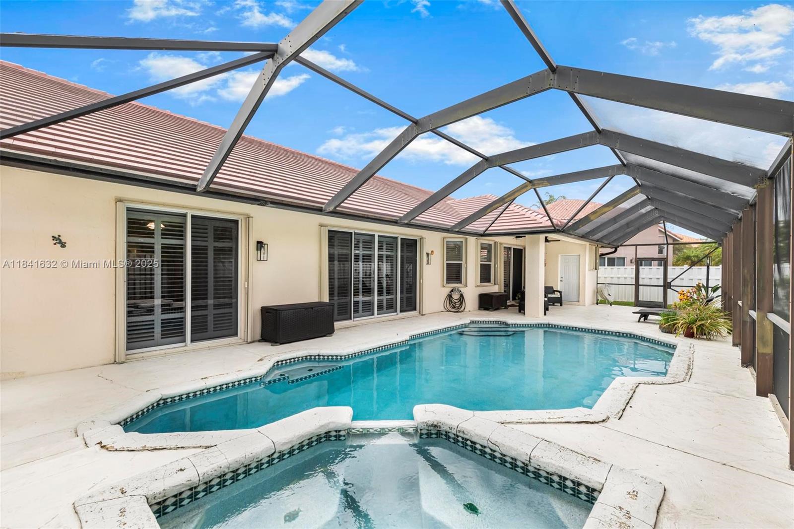 1530 NW 182nd Ter, Pembroke Pines, Florida image 3