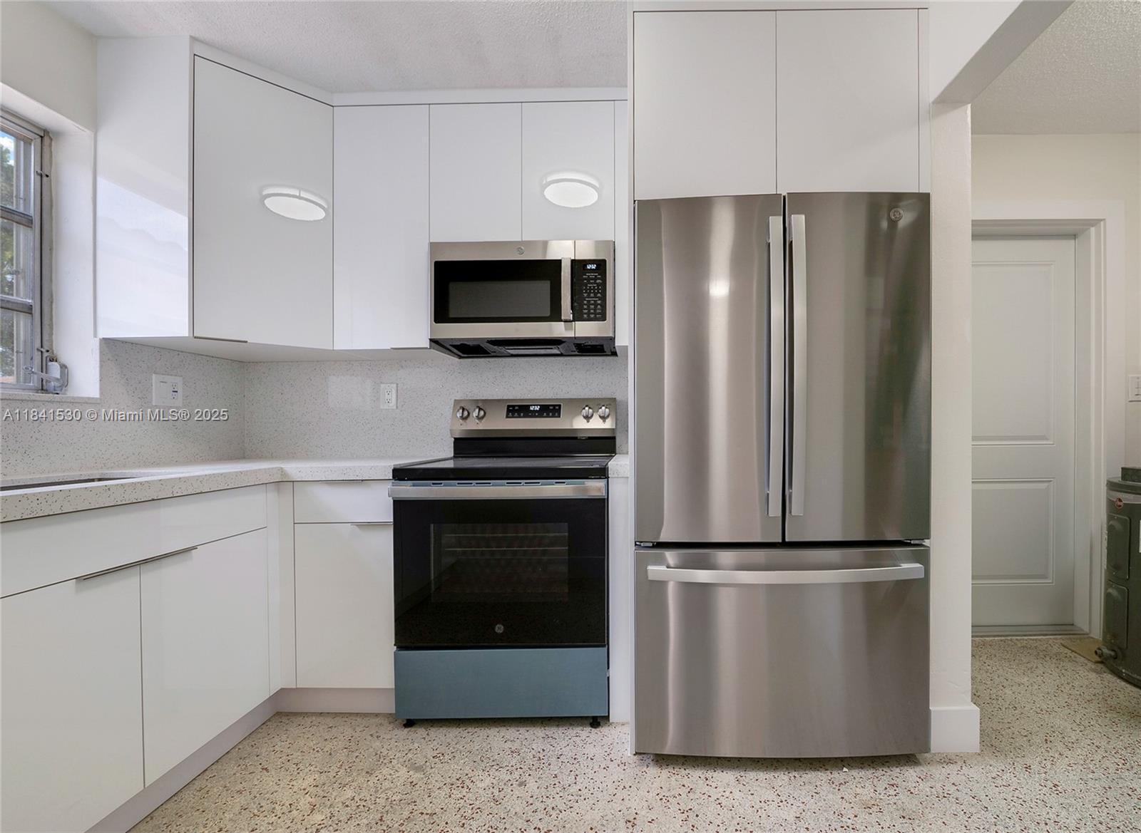 Property photo # 9