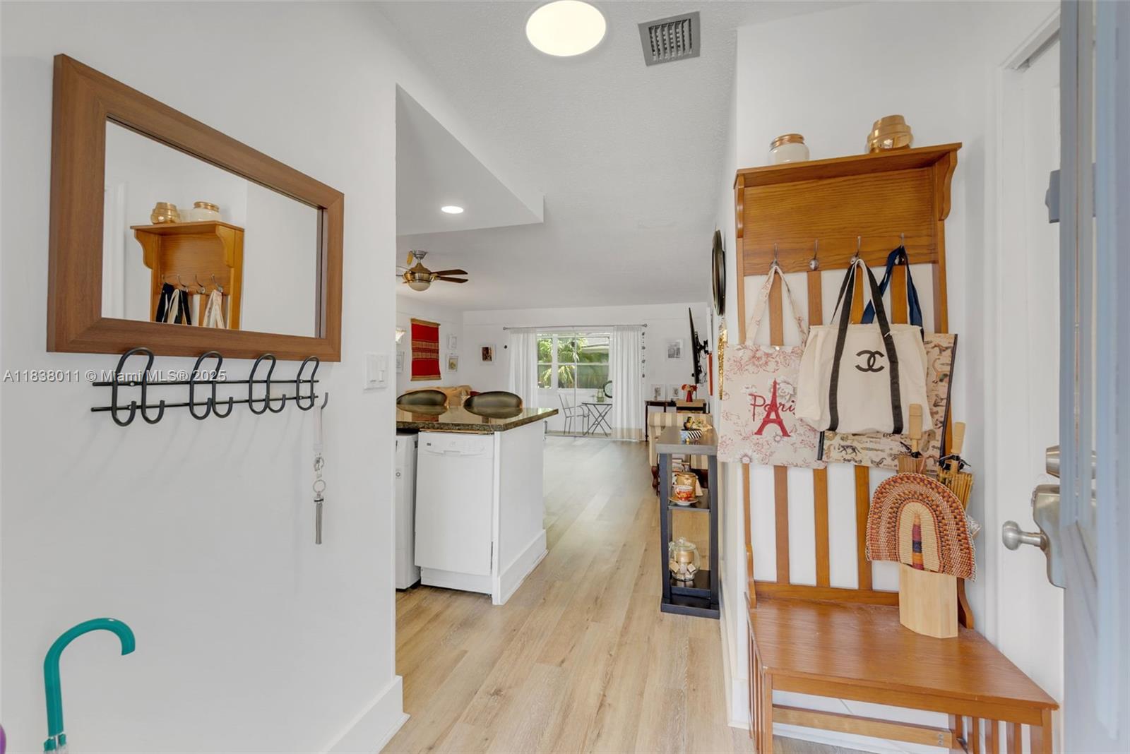 233 NE 14th Ave #108, Hallandale Beach, Florida image 12