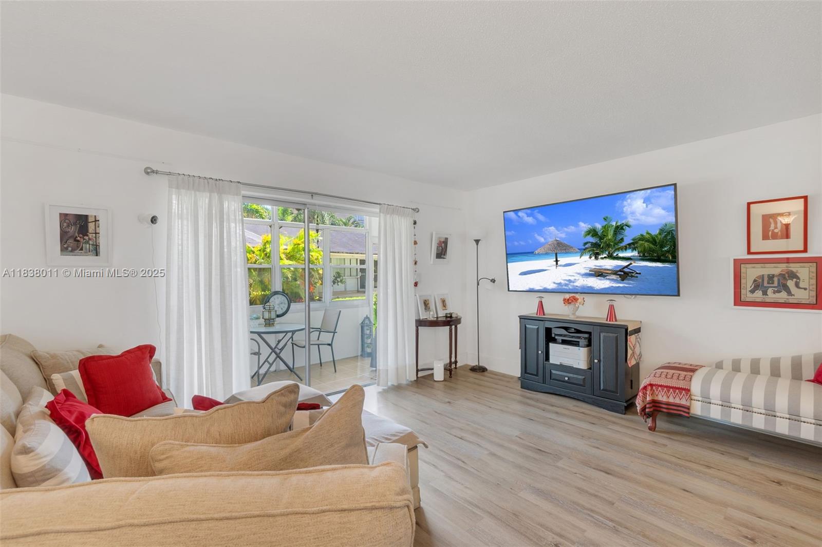 233 NE 14th Ave #108, Hallandale Beach, Florida image 3