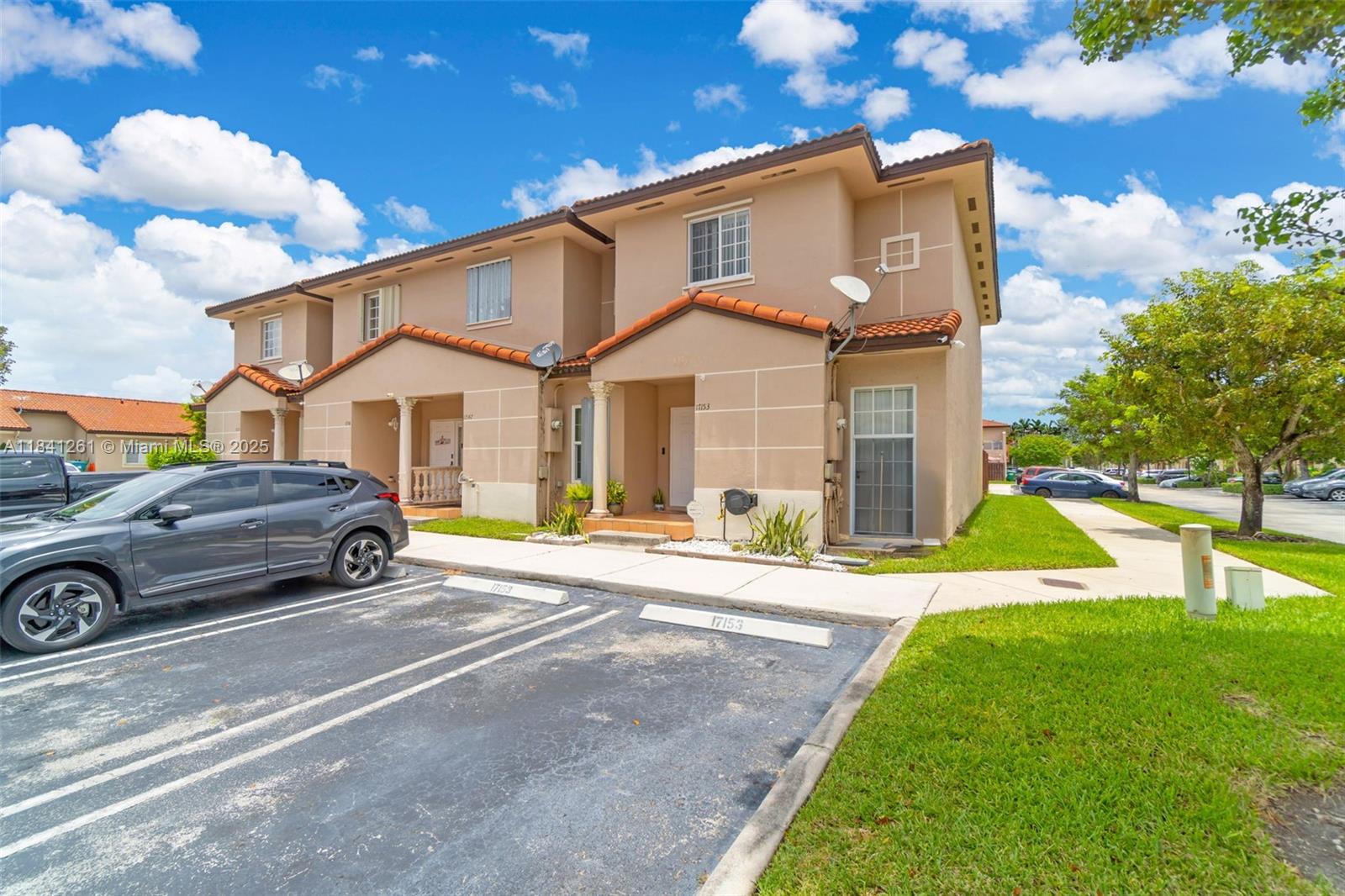 17153 SW 138th Ct, Miami, Florida image 2
