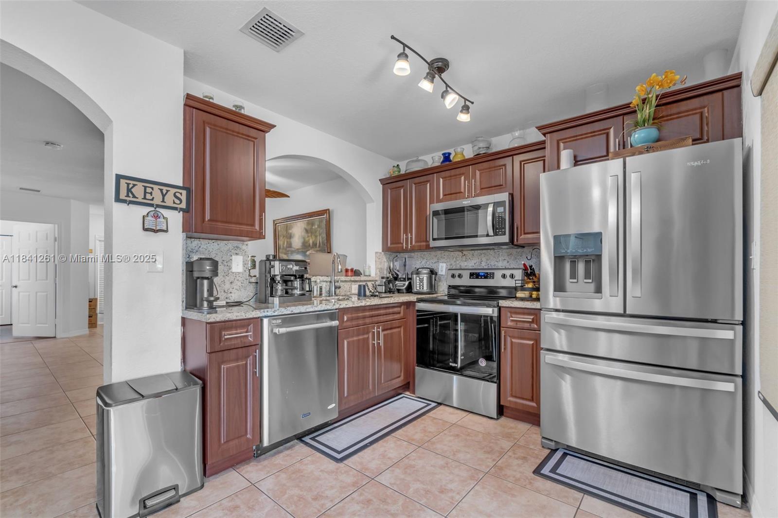 17153 SW 138th Ct, Miami, Florida image 6