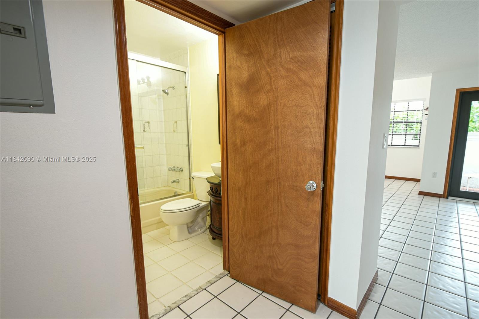 3542 SW 17 #2B, Miami, Florida image 7