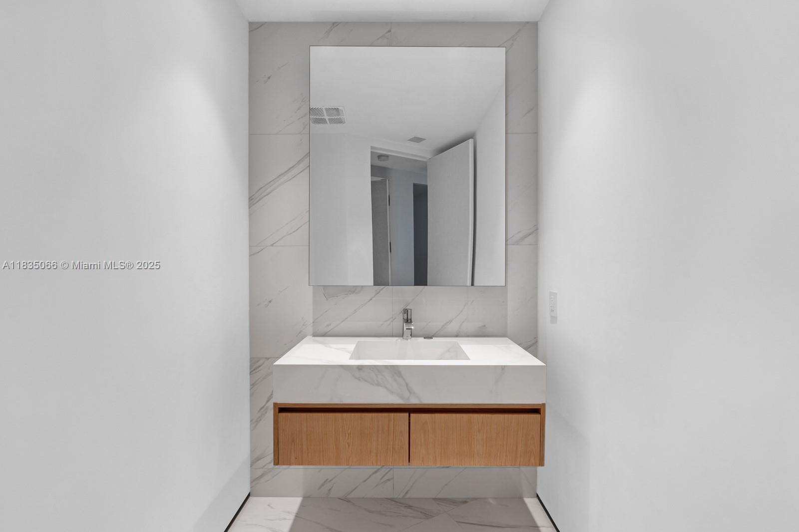 18555 Collins Ave #2701, Sunny Isles Beach, Florida image 21