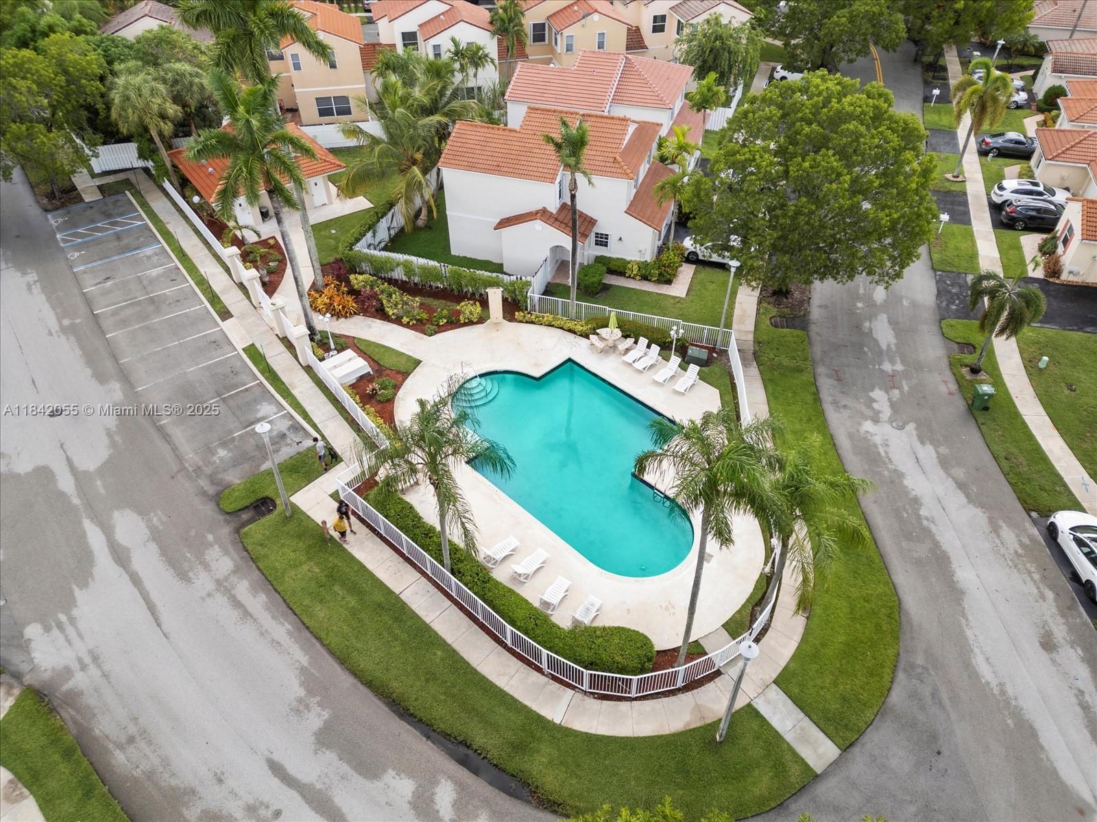 934 Sw 179th Ave, Pembroke Pines, Florida image 35