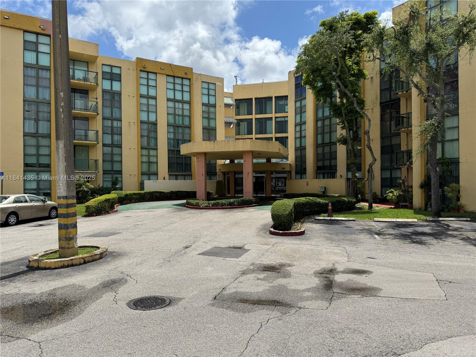 11780 SW 18th St #321-2, Miami, Florida image 1