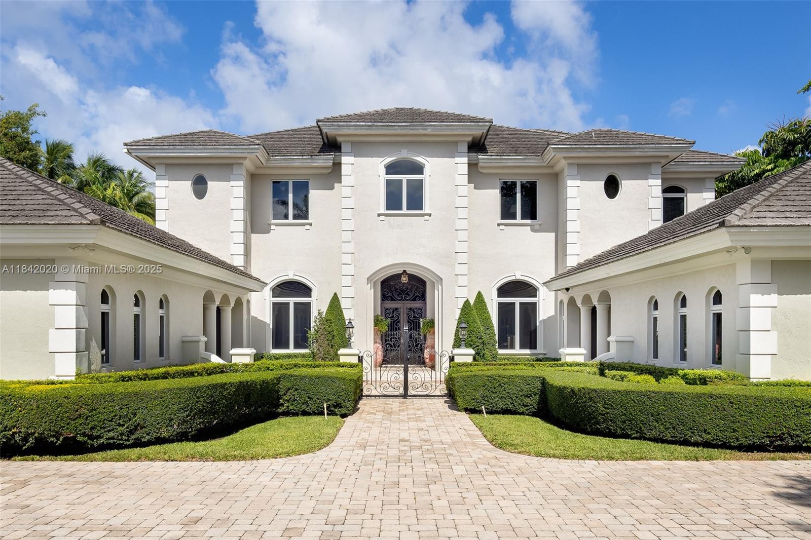 8252 School House Rd, Miami, Florida image 2