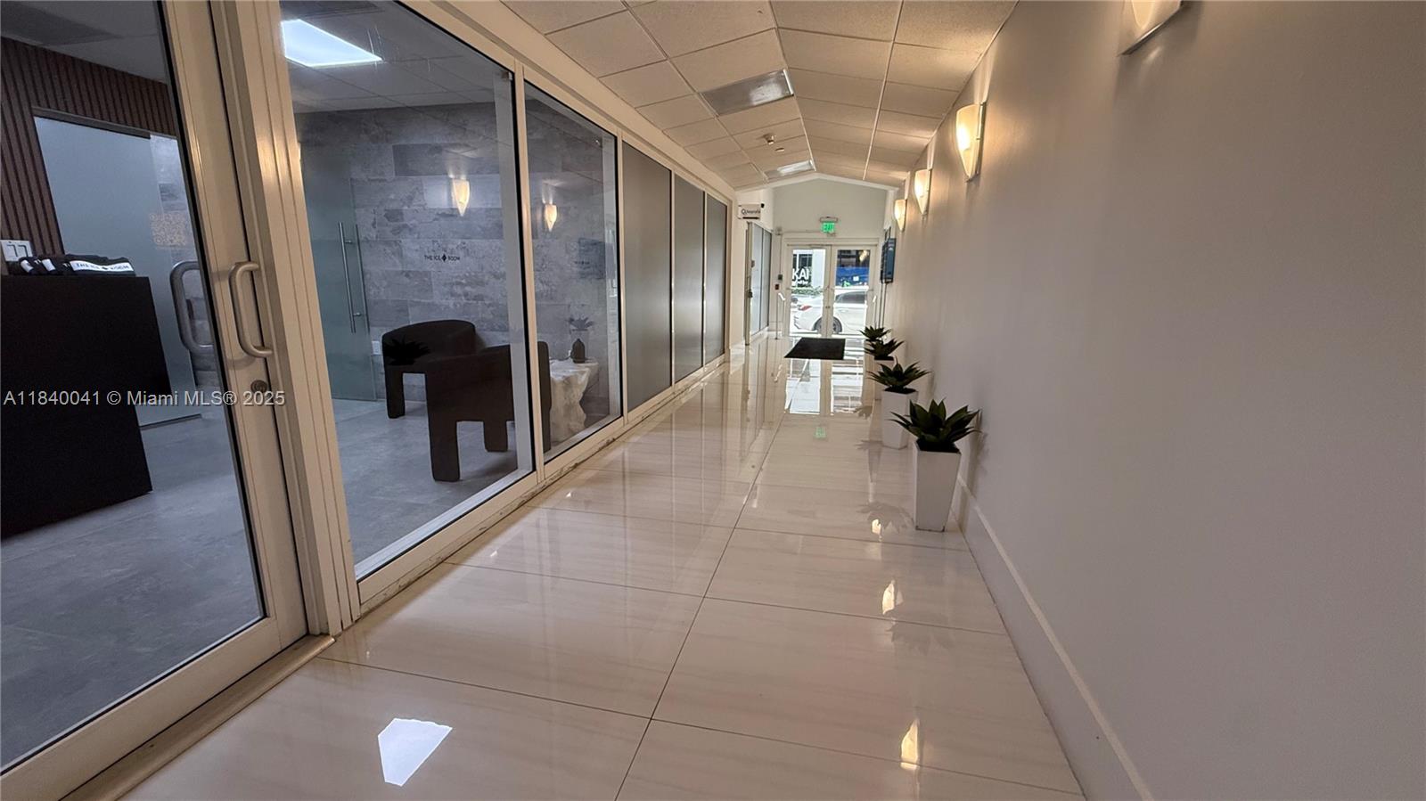 1200 Brickell Bay Dr #2216, Miami, Florida image 29