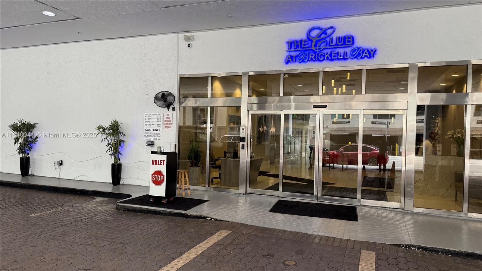 1200 Brickell Bay Dr #2216, Miami, Florida image 30