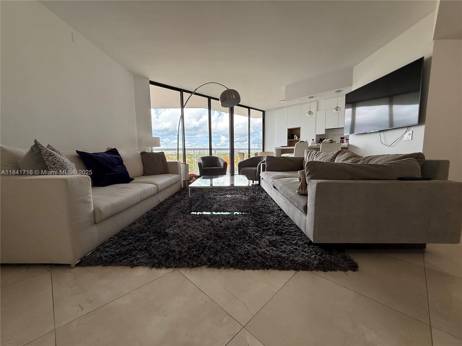 3610 Yacht Club Dr #713, Aventura, Florida image 2
