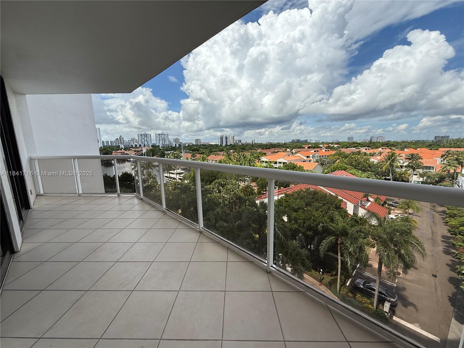 3610 Yacht Club Dr #713, Aventura, Florida image 30