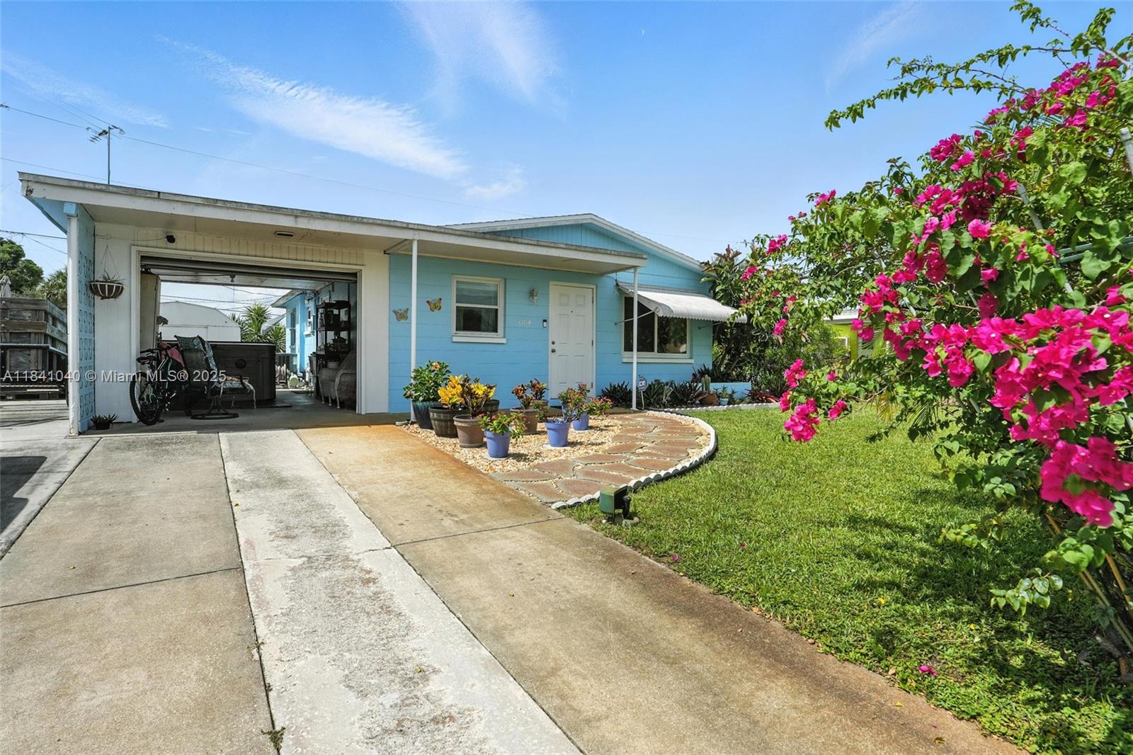 1164 Navajo Ave, Lehigh Acres, Florida image 1