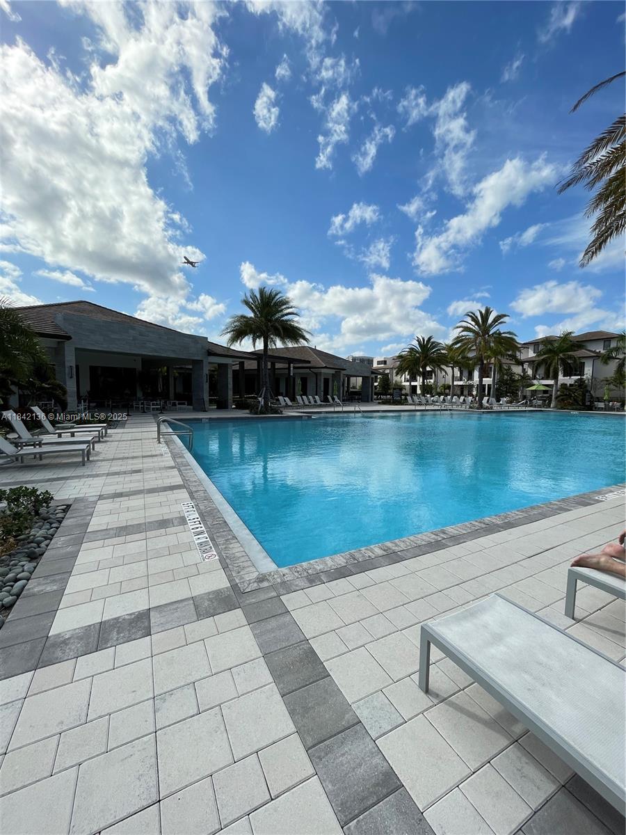 8001 NW 41 St #F-108, Doral, Florida image 10