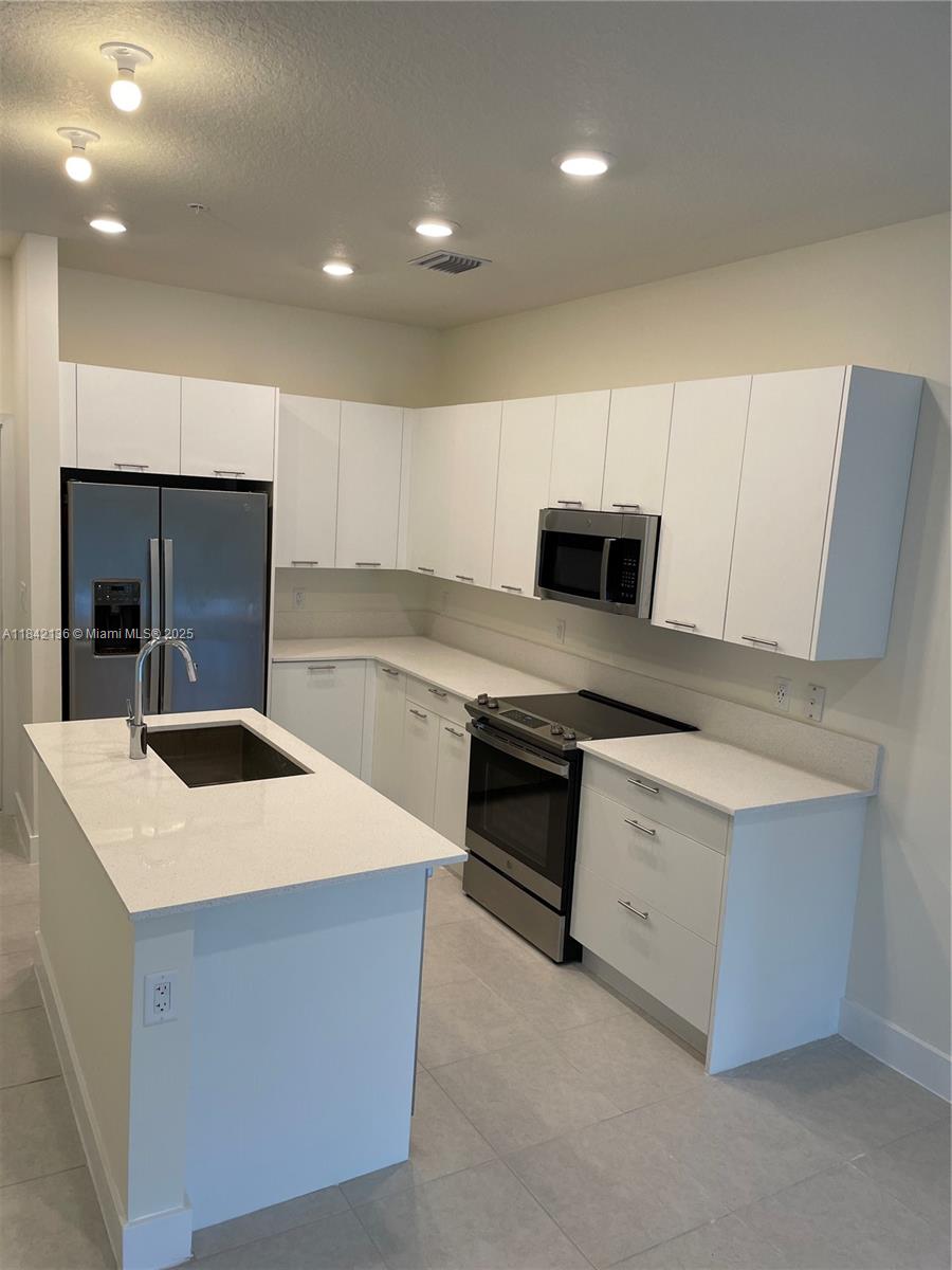 8001 NW 41 St #F-108, Doral, Florida image 25