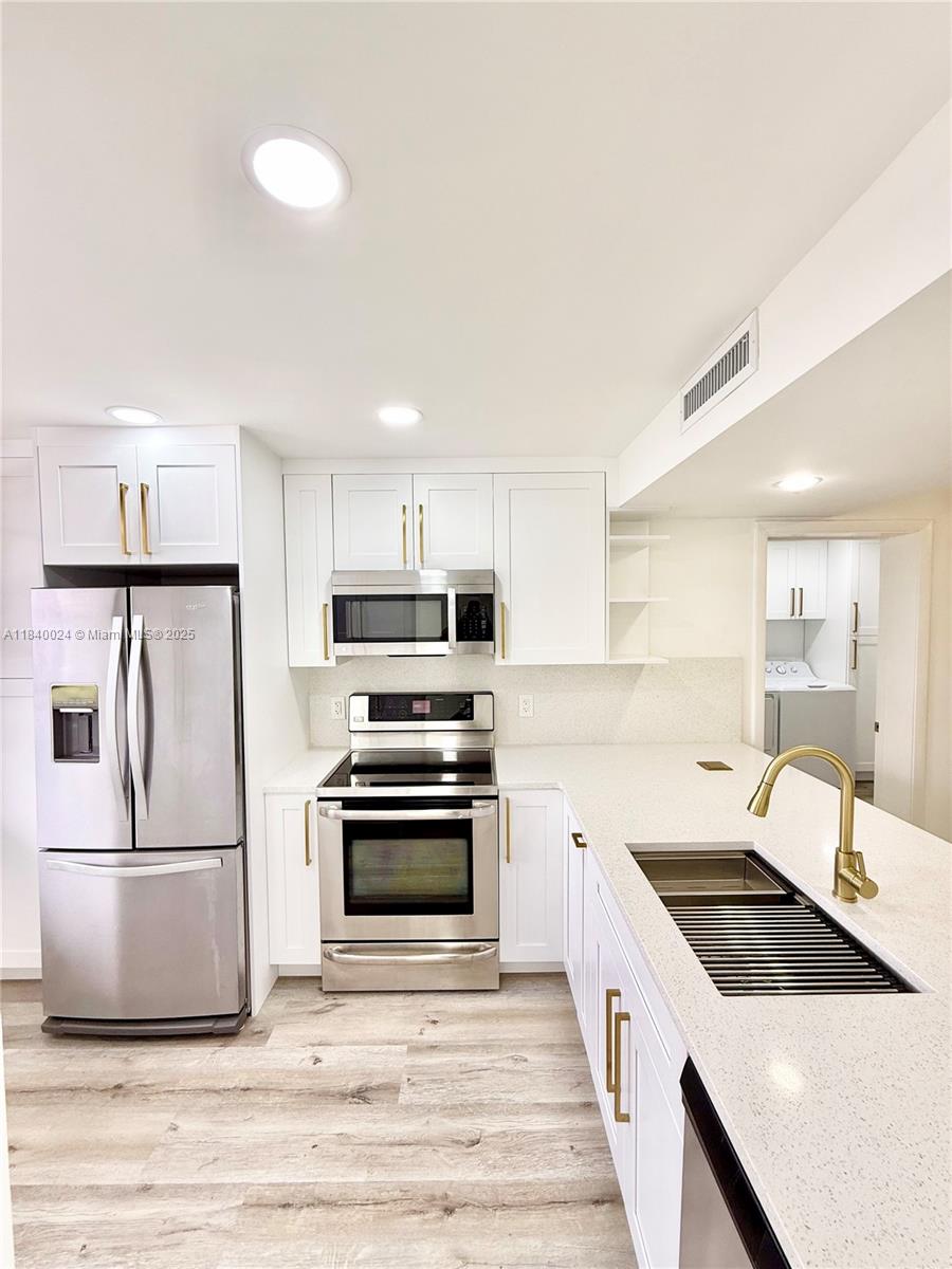 1705 Whitehall Dr #106, Davie, Florida image 2