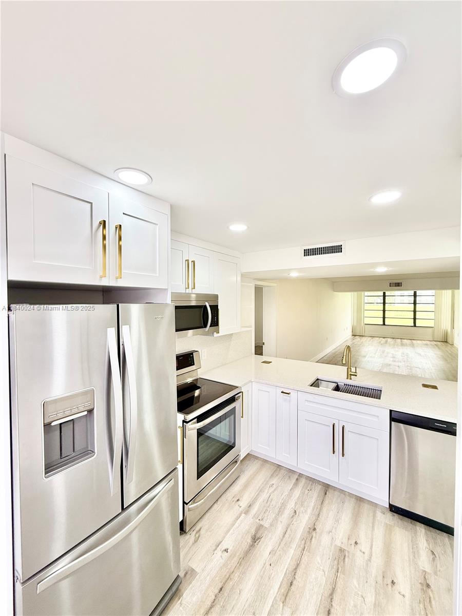 1705 Whitehall Dr #106, Davie, Florida image 5