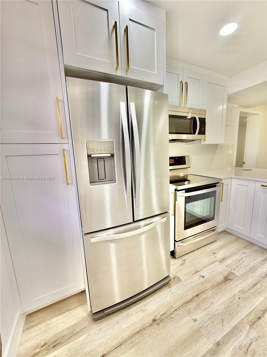 1705 Whitehall Dr #106, Davie, Florida image 6