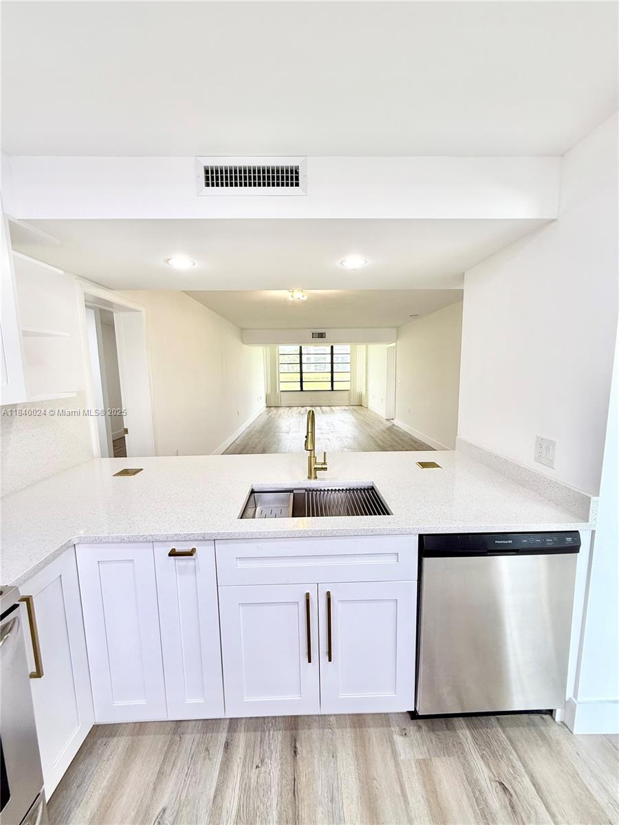 1705 Whitehall Dr #106, Davie, Florida image 7