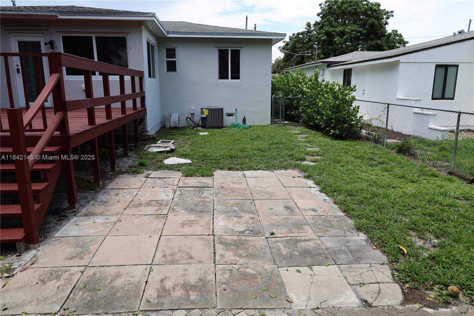 2446 Grant St, Hollywood, Florida image 27