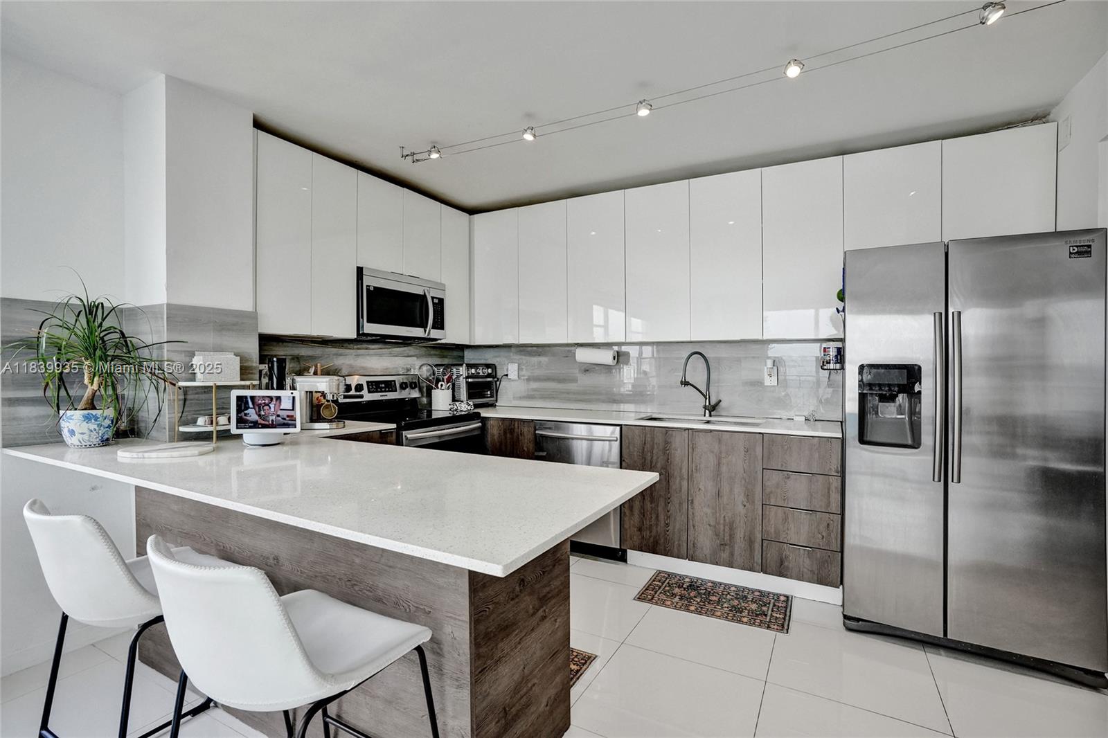 11111 Biscayne Blvd #19G, Miami, Florida image 3