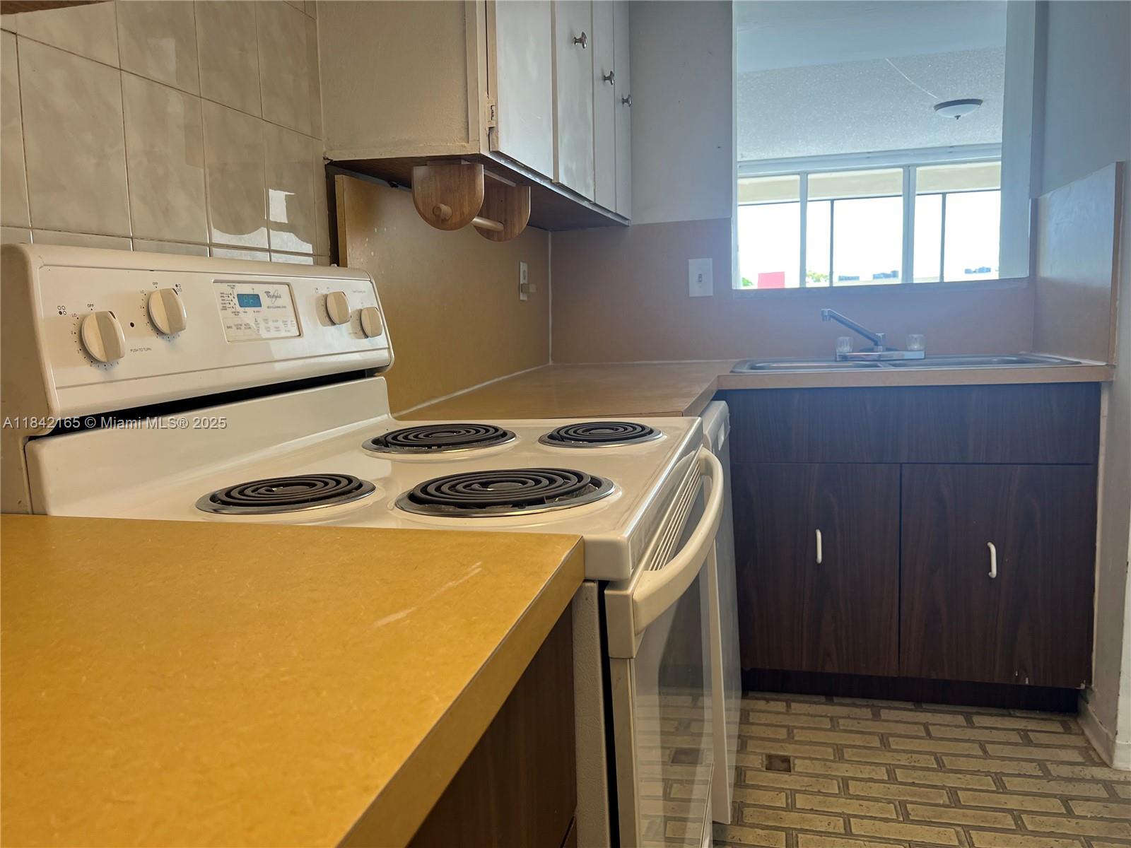 Property photo # 9