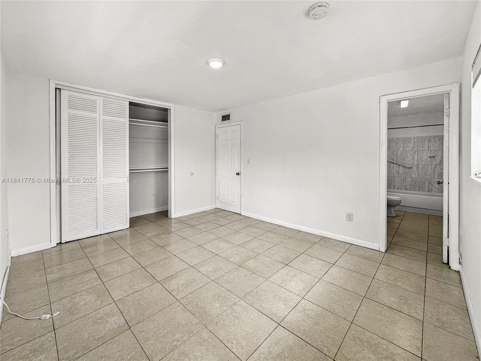 770 NE 128th St #303, North Miami, Florida image 16