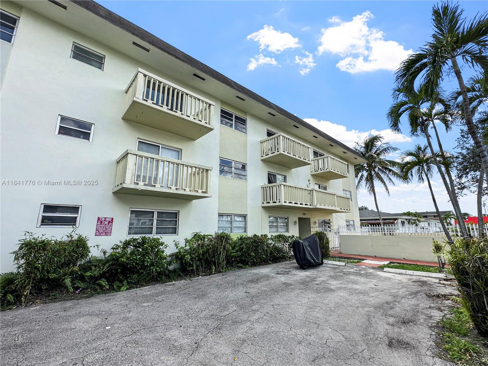 770 NE 128th St #303, North Miami, Florida image 2