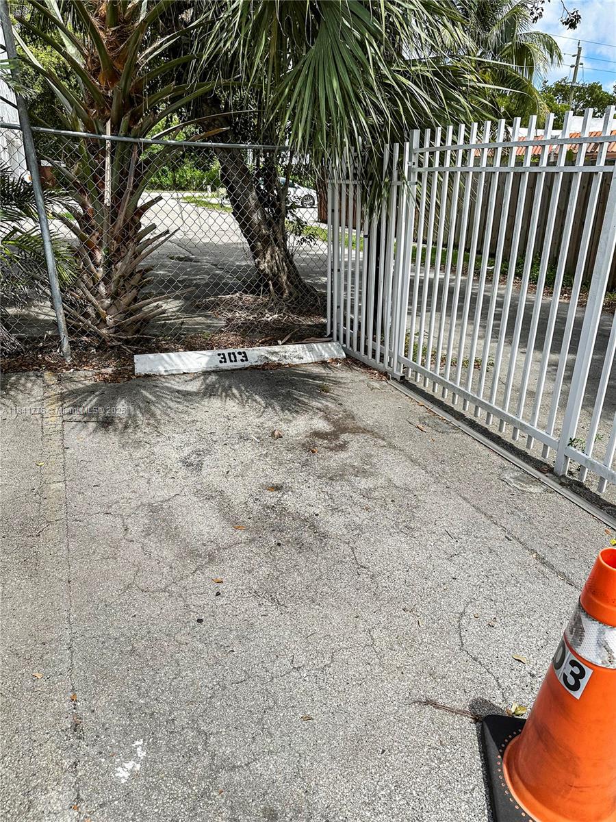 770 NE 128th St #303, North Miami, Florida image 25