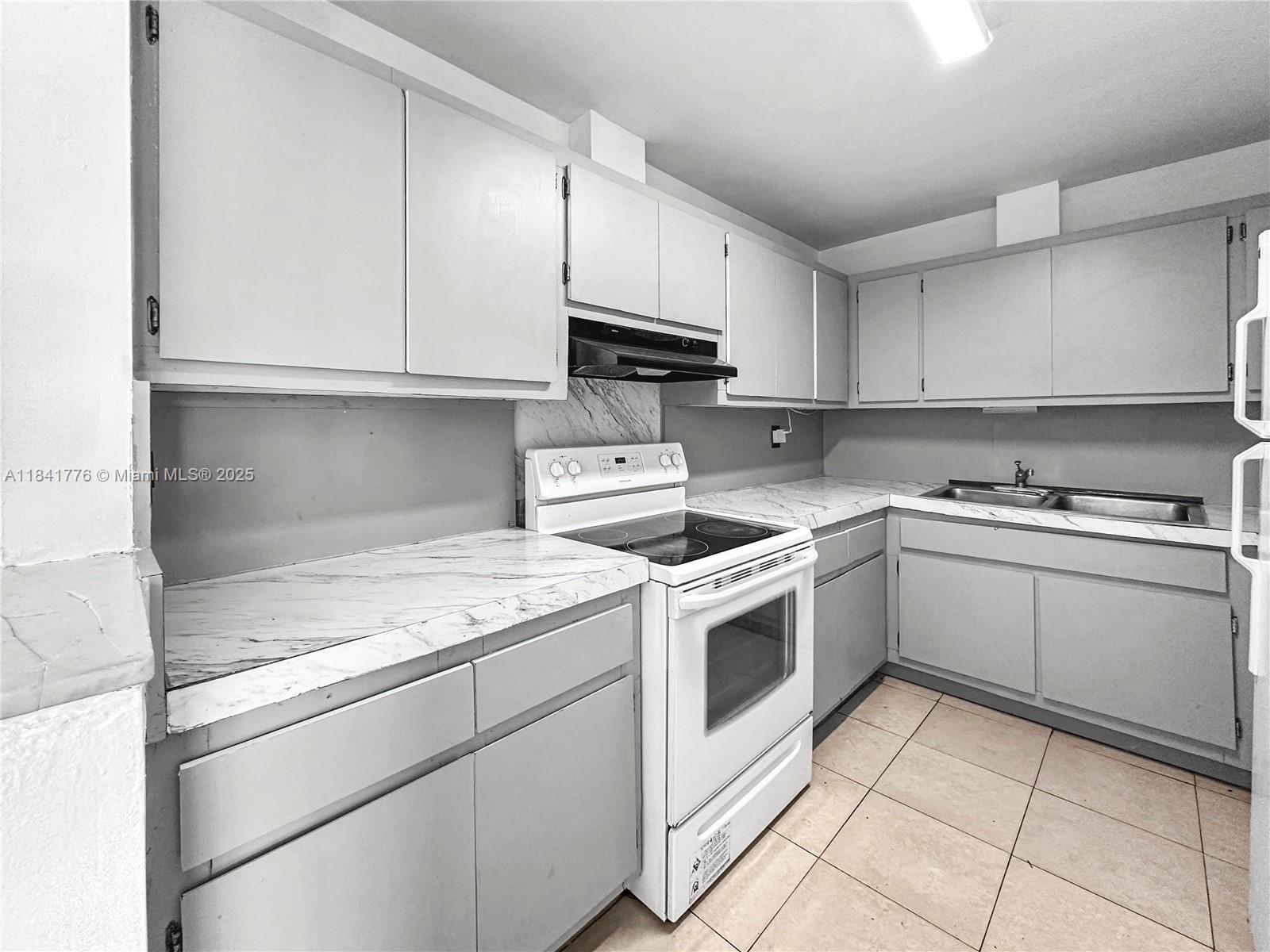 770 NE 128th St #303, North Miami, Florida image 7
