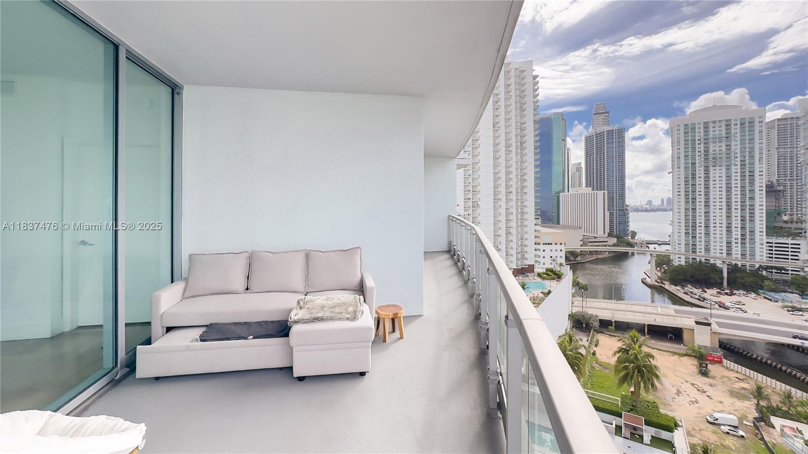 90 SW 3rd St #2113, Miami, Florida image 34