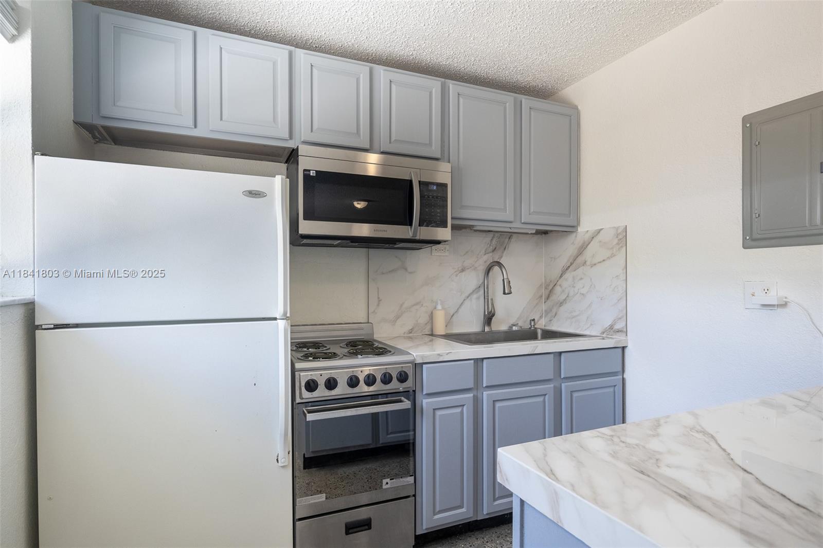 605 SW 14th Ter, Fort Lauderdale, Florida image 12