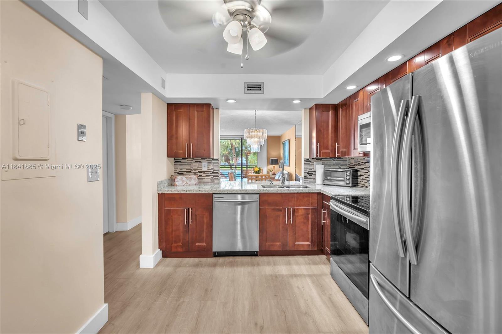 1101 Colony Point Cir #207, Pembroke Pines, Florida image 16