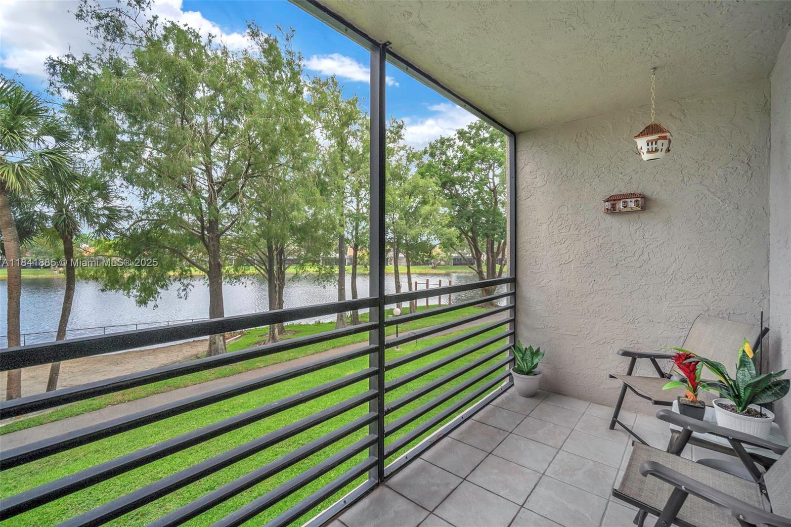 1101 Colony Point Cir #207, Pembroke Pines, Florida image 23