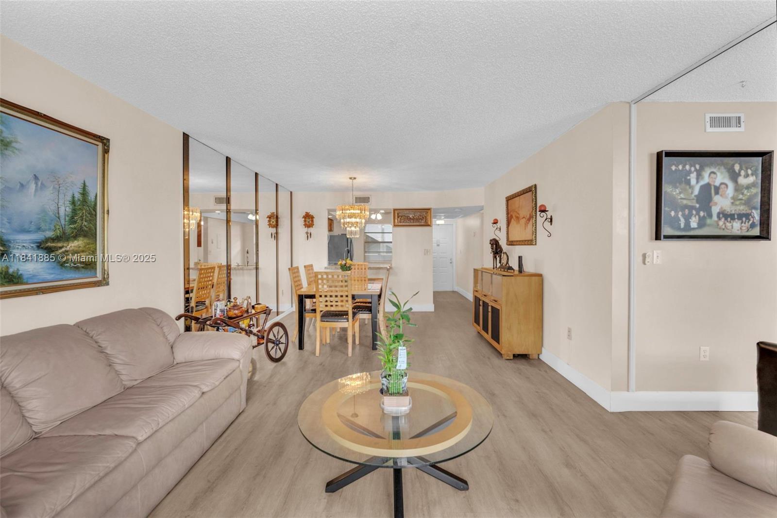 1101 Colony Point Cir #207, Pembroke Pines, Florida image 9