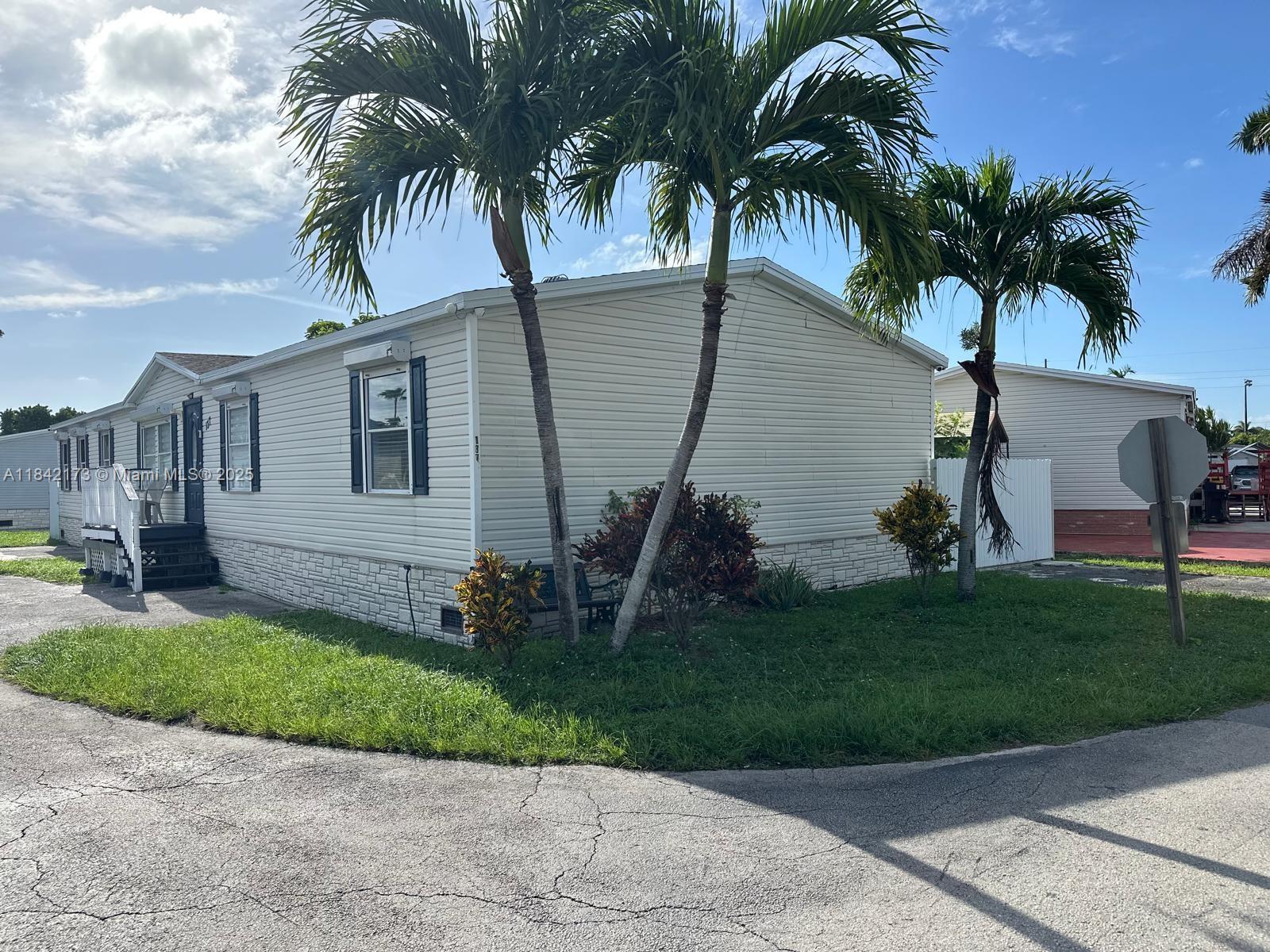 220 NE 12 Ave, Homestead, Florida image 3