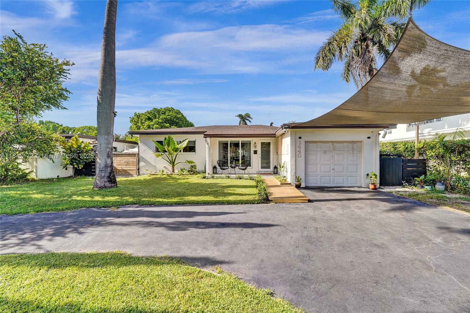 1440 Grant St, Hollywood, Florida image 1