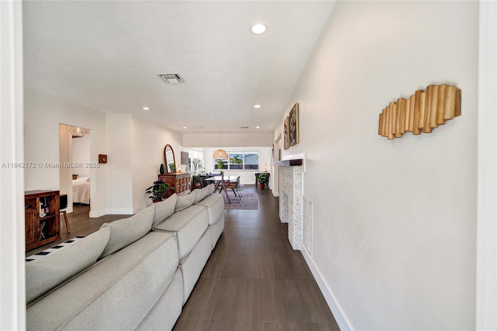 1440 Grant St, Hollywood, Florida image 6