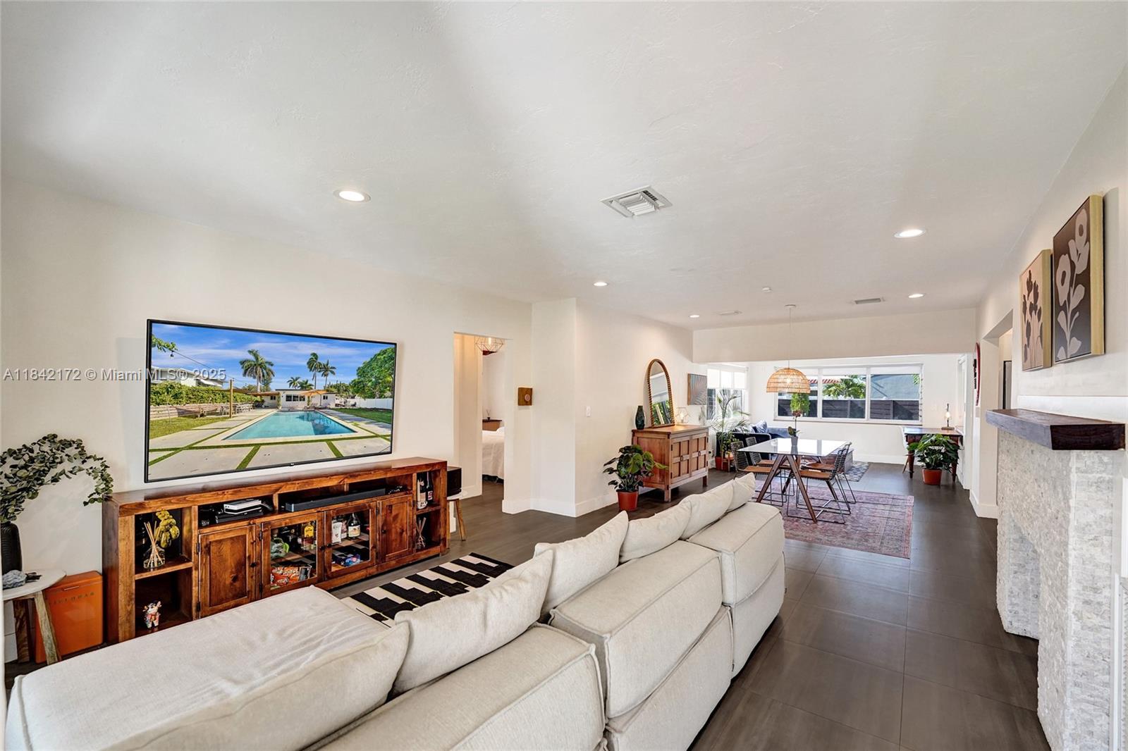 1440 Grant St, Hollywood, Florida image 7