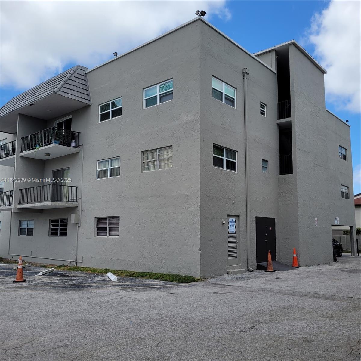 Property photo # 0