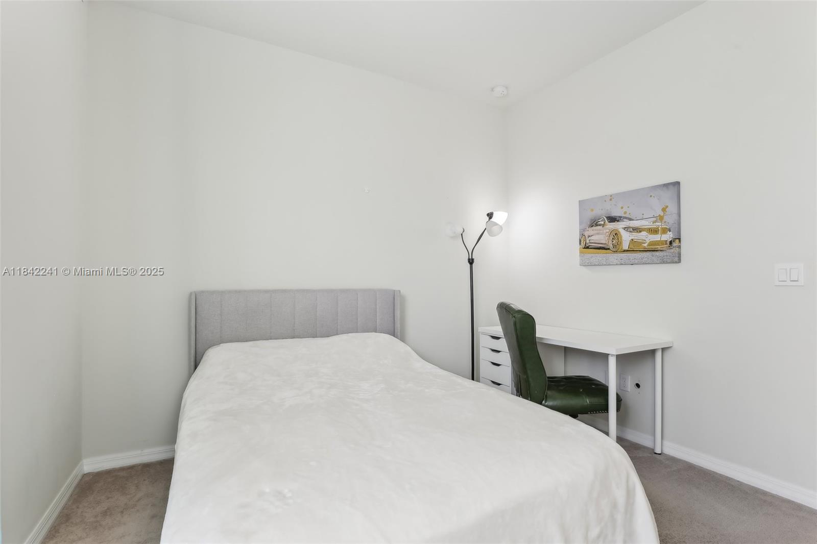 1402 Myrtle Oak Ter, Hollywood, Florida image 34