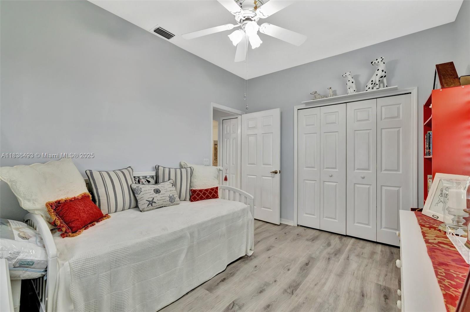 568 NW Cortina Ln, Port Saint Lucie, Florida image 12