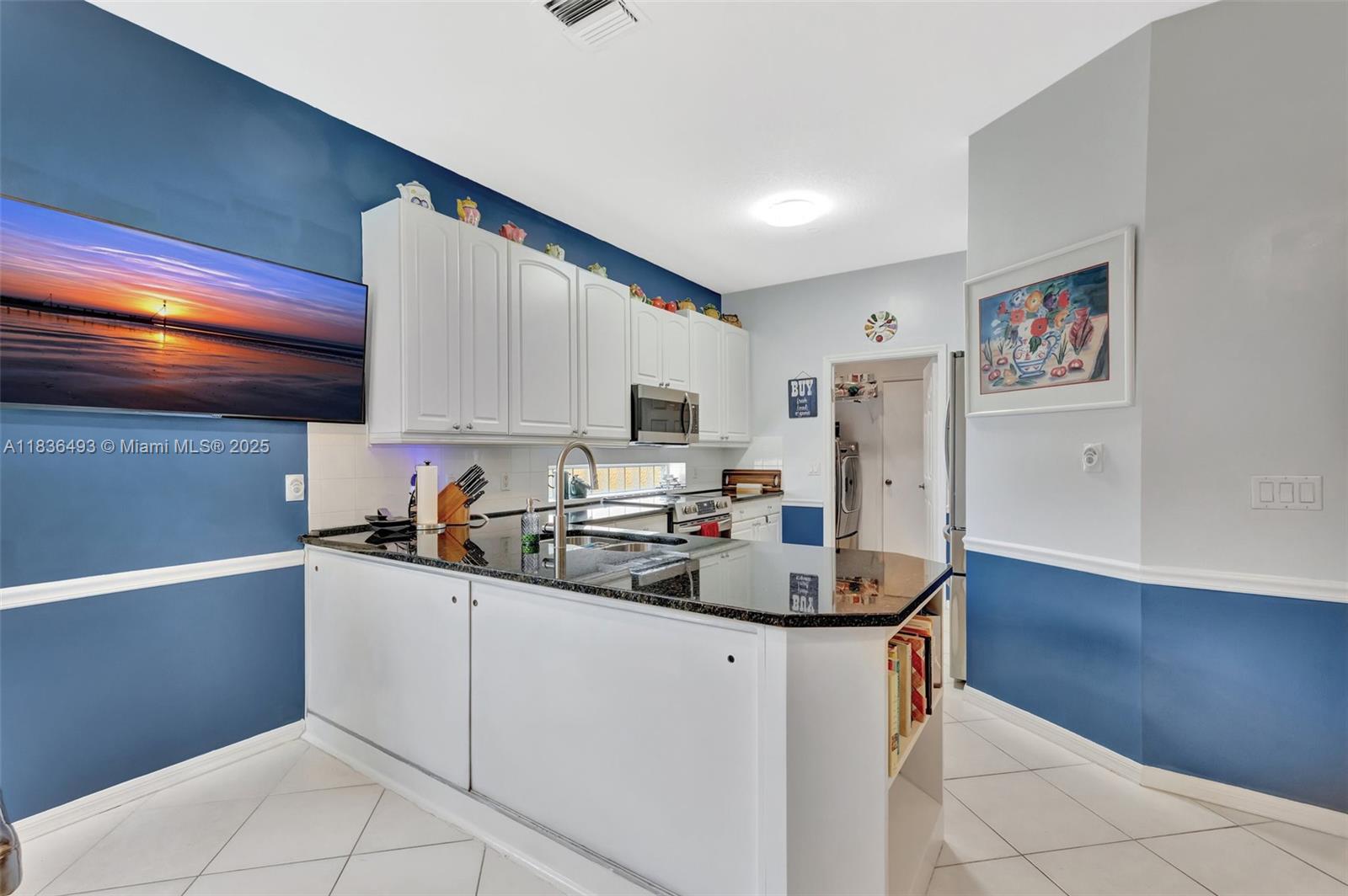 568 NW Cortina Ln, Port Saint Lucie, Florida image 24