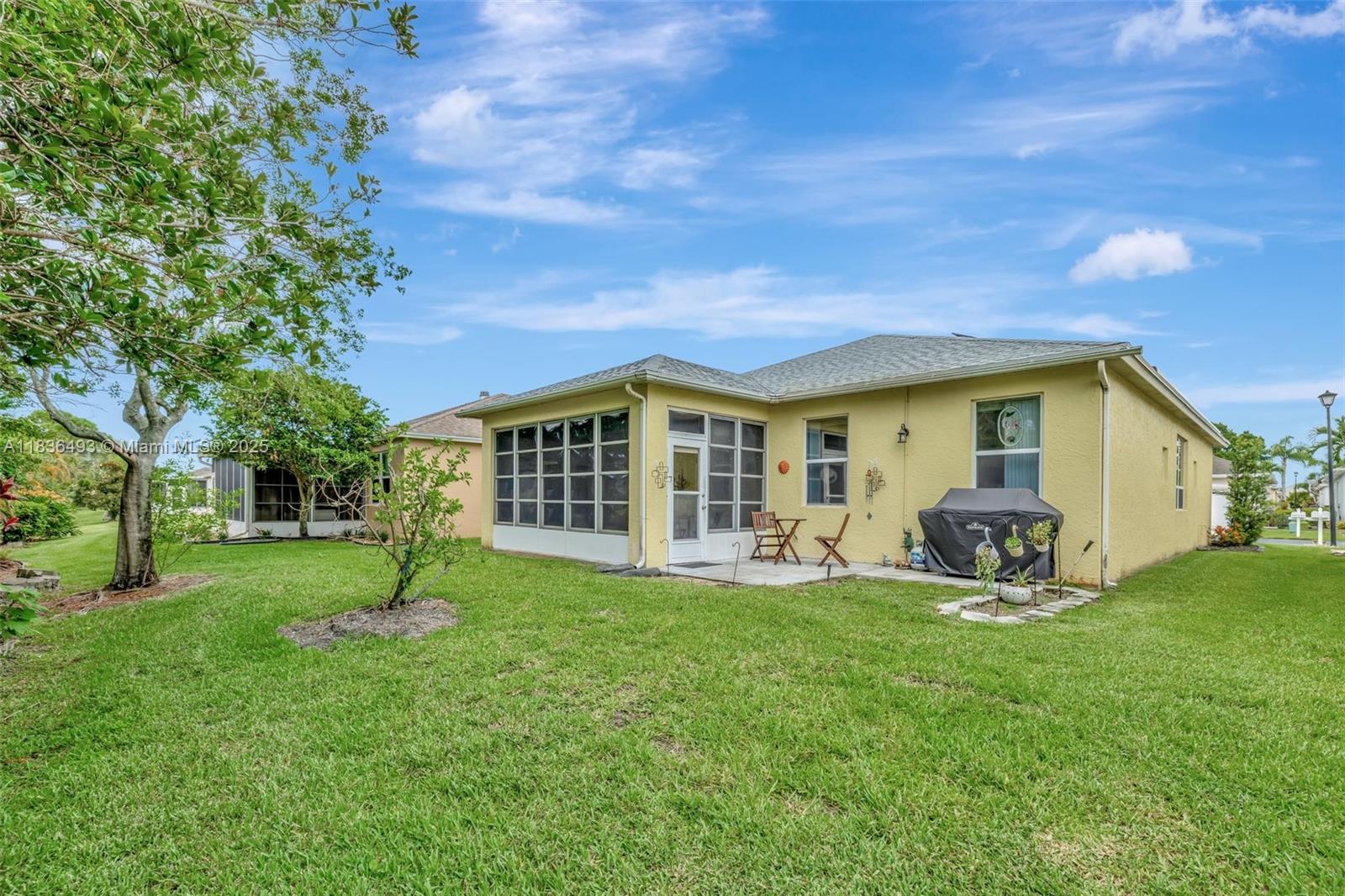 568 NW Cortina Ln, Port Saint Lucie, Florida image 33