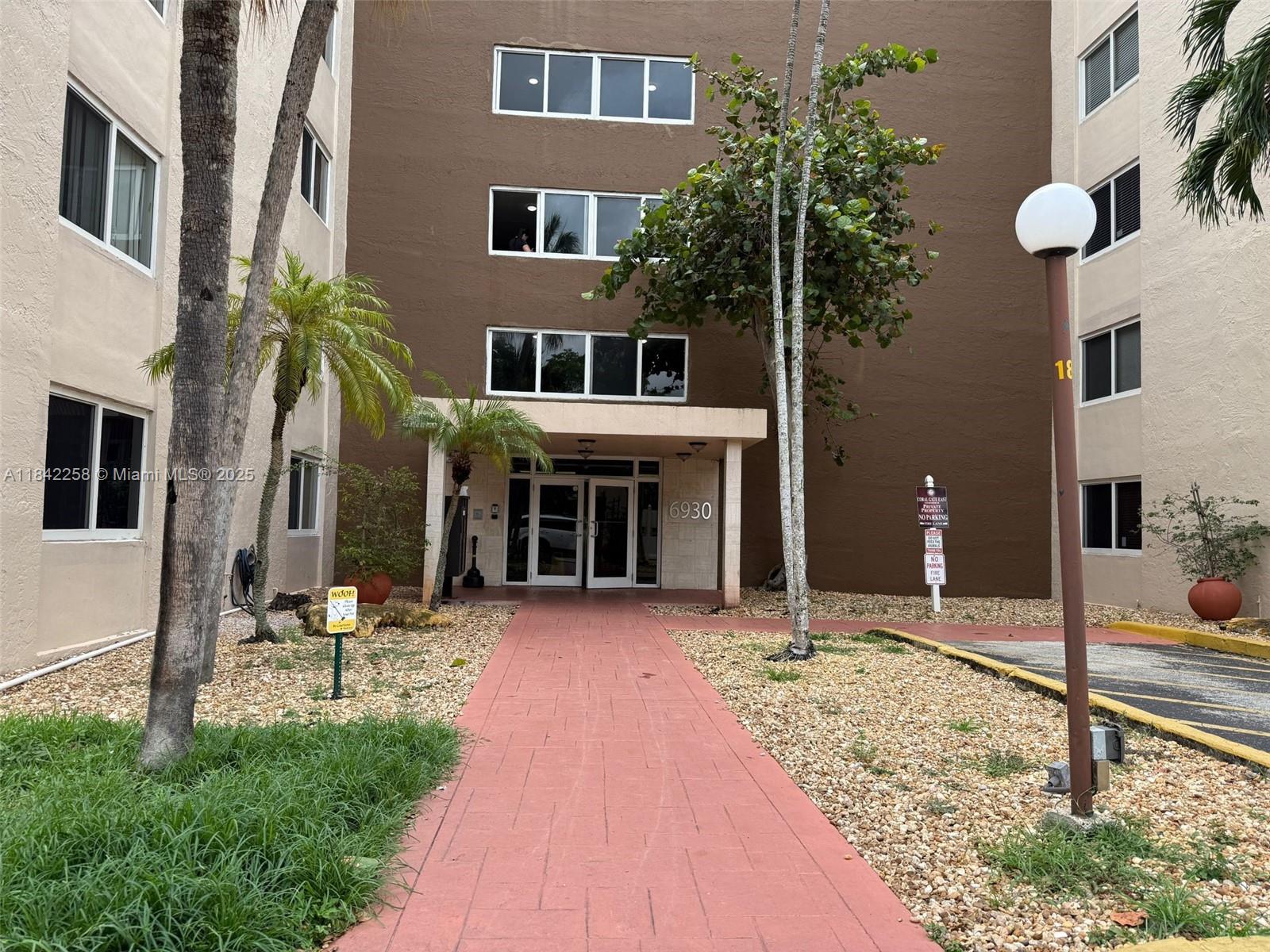 6930 Miami Gardens Dr #1-217A, Hialeah, Florida image 1